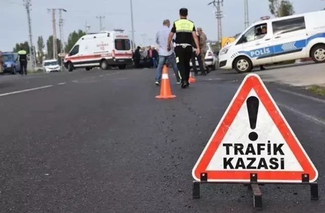Direksiyon hakimeyini kaybeden araç Zap Suyu’na uçtu
