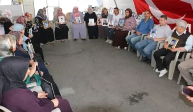 Diyarbakır anneleri PKK’nın kendini feshetmesiyle evlatlarına kavuşmayı bekliyor
