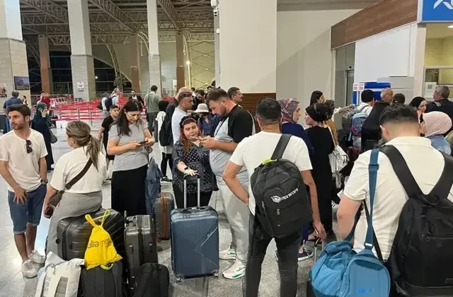Diyarbakır Havalimanı pistinde çatlak! Uçuşlar durduruldu