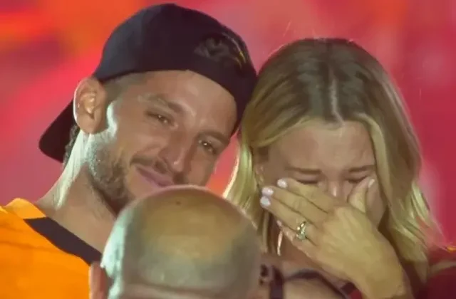 Dries Mertens, Galatasaray taraftarına ağlayarak veda etti