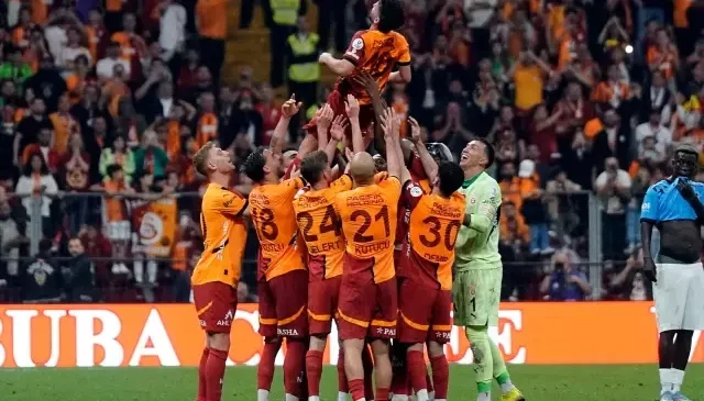 Dries Mertens Galatasaray’a veda etti