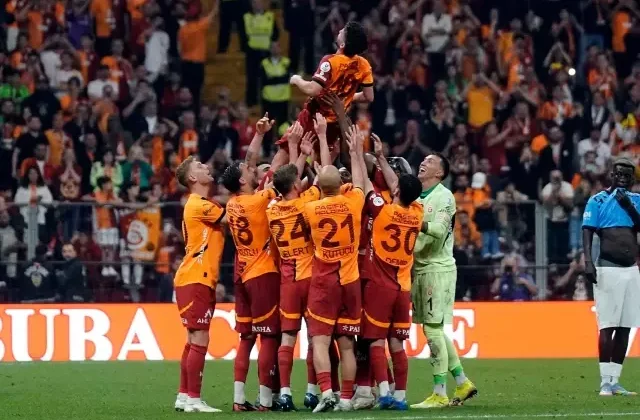 Dries Mertens Galatasaray’a veda etti