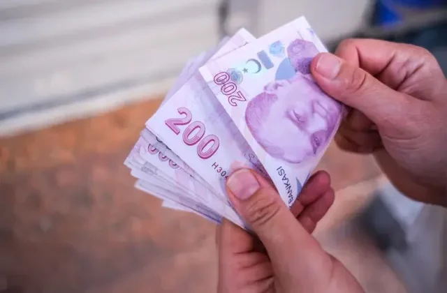 Dünyaca ünlü banka HSBC Türk lirası için alım tavsiyesinde bulundu