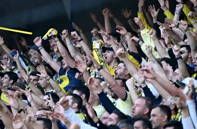 Dünyaca ünlü yıldız Kadıköy’e geliyor! Fenerbahçe’den Galatasaray’a dev transfer çalımı