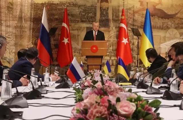 Dünyanın gözü bu zirvede! Rus heyeti İstanbul’a ulaştı