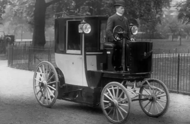 Dünyanın ilk elektrikli otomobili 100 yaşında