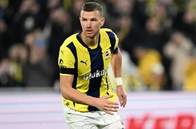Edin Dzeko’dan sürpriz paylaşım! Herkesin kafasını karıştırdı