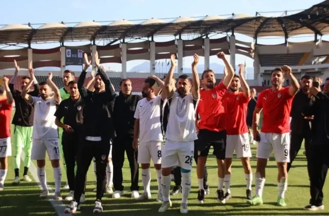 Efsane geri dönüyor! Süper Lig’in eski takımı Manisaspor namağlup şampiyon oldu