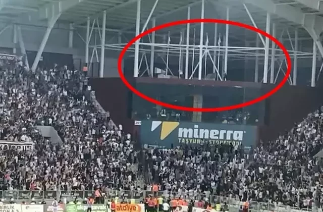 Elazığspor-Vanspor maçında kaos! Bayrağı direkten indirip yakmak istediler