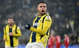 En-Nesyri gol attıktan sonra taraftarlara hareket çekti