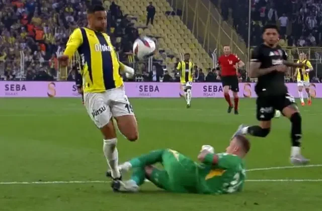 En-Nesyri’nin penaltı beklediği pozisyonda ünlü yorumcular tereddütsüz görüş belirtti