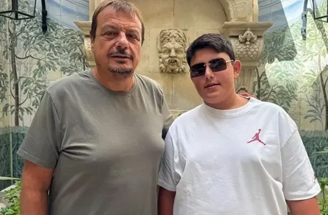 Ergin Ataman’ın oğlundan maç sonu paylaşım: Çöpte huzurlu bir akşam geçirebilirler