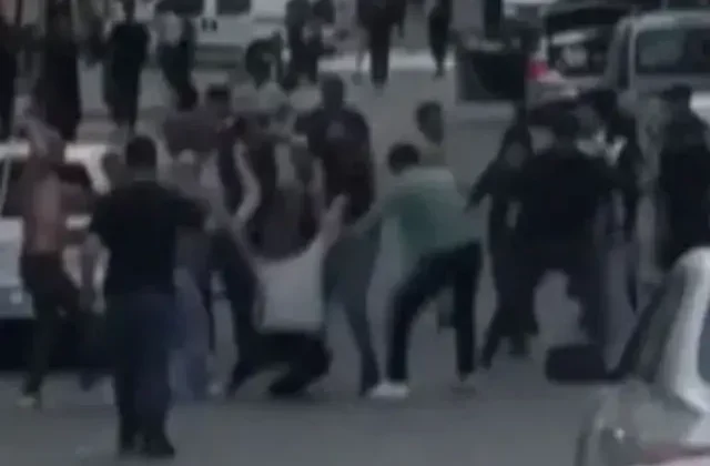 Esenyurt’ta ‘yol verme’ kavgası mahalleyi savaş alanına çevirdi