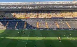 Fenerbahçe tribünleri maç başlar başlamaz futbolcuları ıslıkladı