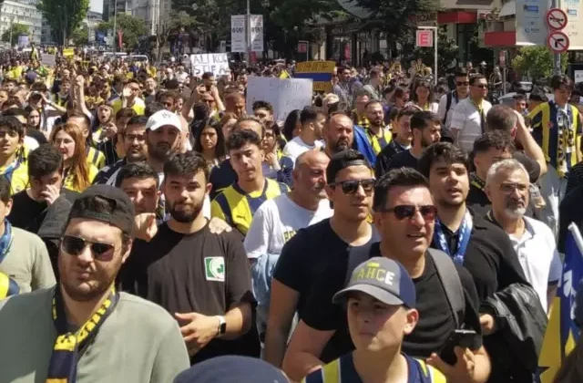 Fenerbahçe’de ‘Ali Koç istifa’ yürüyüşü