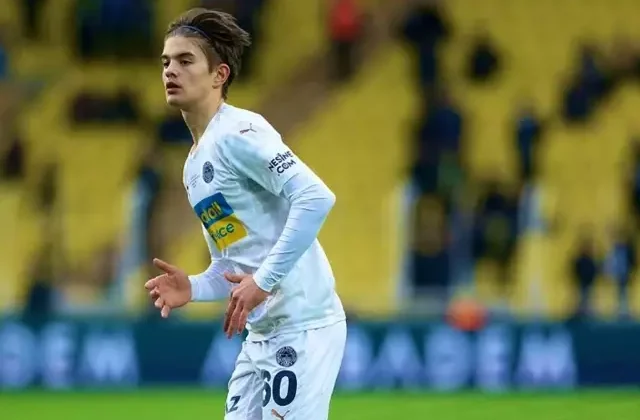 Fenerbahçe’den apar topar gönderilen İsak Vural’a İspanya’dan sürpriz talip