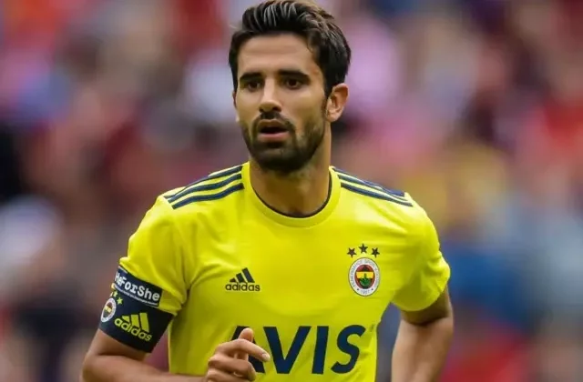 Fenerbahçe’nin eski futbolcusu Alper Potuk’a büyük şok: Sahadan çekilin talimatı pahalıya patladı