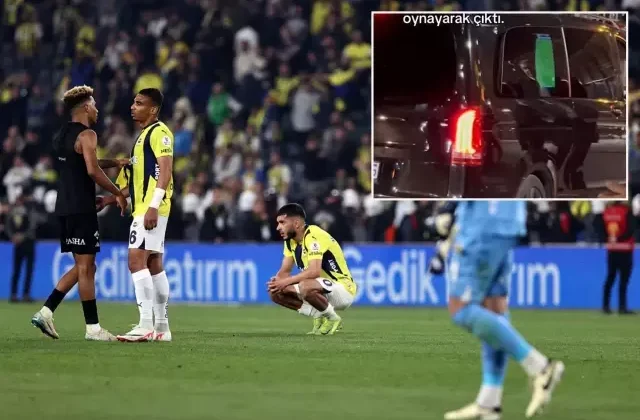 Fenerbahçe’nin yıldızı Beşiktaş derbisinin ardından stadyumdan oyun oynayarak ayrıldı
