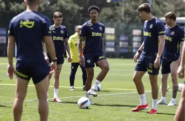 Fenerbahçe’ye müjdeli haber! Takıma geri döndü