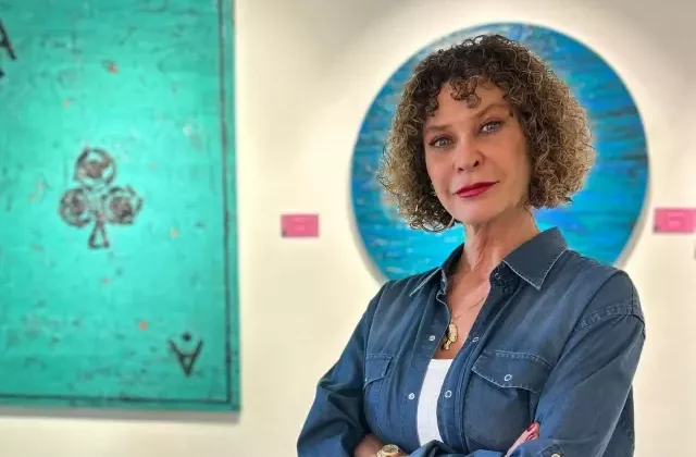 Fırça darbeleriyle gelen yeniden doğuş: Ekranlardan sanat galerisine
