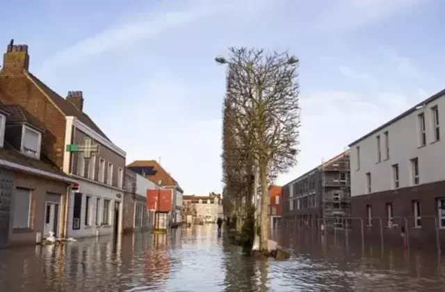 Fransa’yı sel felaketi vurdu! Altyapı zarar gördü, 3 kişi hayatını kaybetti