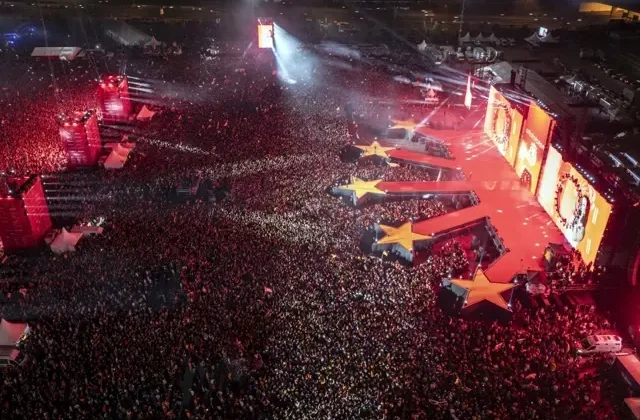 Galatasaray 8 günde adeta para bastı