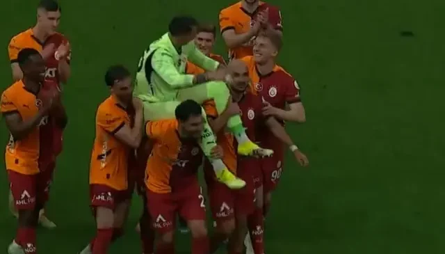 Galatasaray’da Fernando Muslera omuzlarda taşınarak veda etti