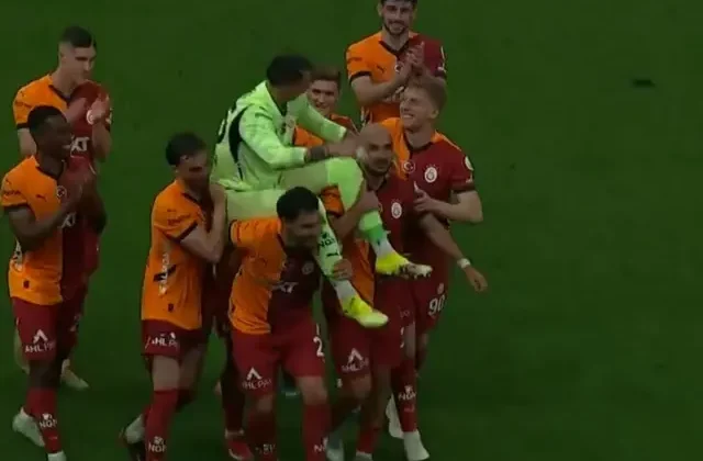 Galatasaray’da Fernando Muslera omuzlarda taşınarak veda etti