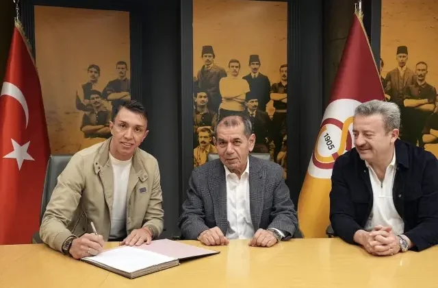 Galatasaray’da Muslera ile sürpriz imza