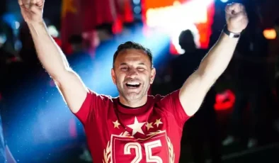 Galatasaray’da Okan Buruk tarihe geçti
