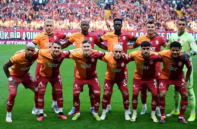 Galatasaray’dan peş peşe şampiyonluk paylaşımları! Rakiplerine büyük gönderme