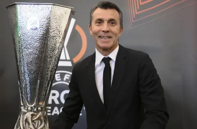 Galatasaray’ın efsanesi Bülent Korkmaz’dan Muslera’ya kupa göndermesi