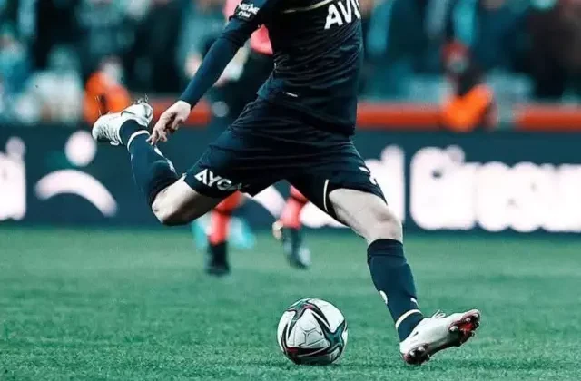 Geleceğin starı deniyordu! Fenerbahçeli isim 15 aydır forma şansı bulamıyor