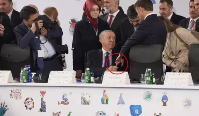 Görüntü bomba! Erdoğan, Macron’un beden diliyle üstünlük kurma çabasına izin vermedi