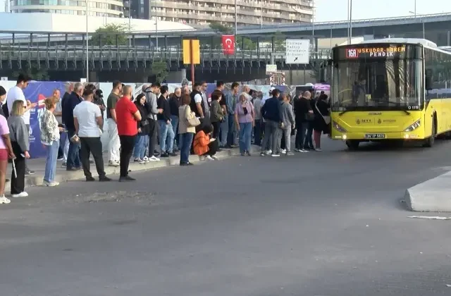 Grev yapan şoförler İBB ile anlaştı! Otobüsler kontak açtı