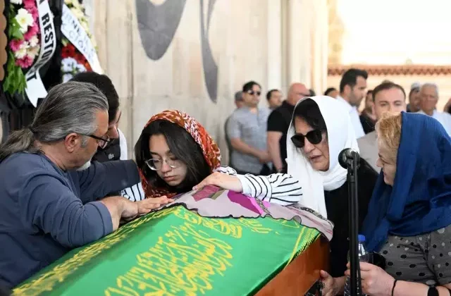 Güpegündüz öldürülen Bahar’ın cenazesi gözyaşları içinde toprağa verildi