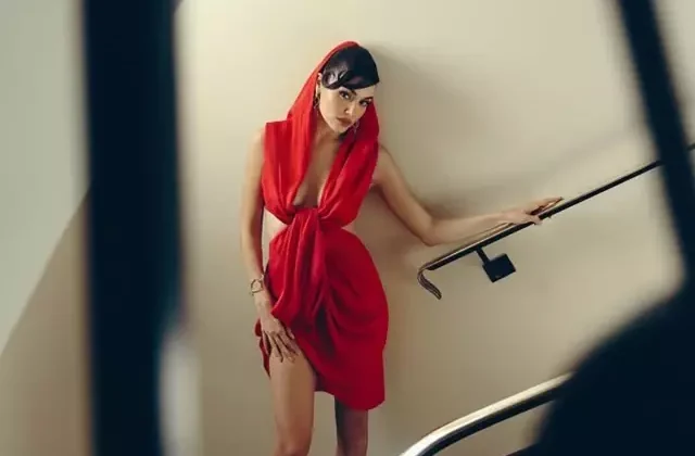 Hande Erçel’den ayrılık iddialarına fotoğraflı yanıt