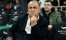 Herkes Fatih Terim’in evinin bahçesine astığı bayrağı konuşuyor