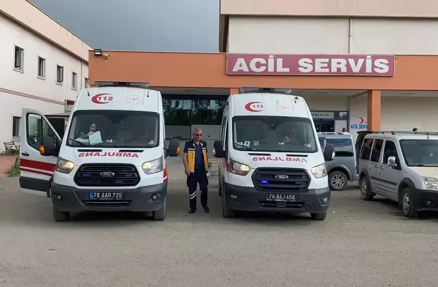 İki yengesini silahla vurarak öldürdü
