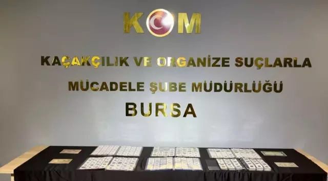 İş adamının evin her yerinden paha biçilemez sikkeler çıktı, polisler bile gözlerine inanamadı