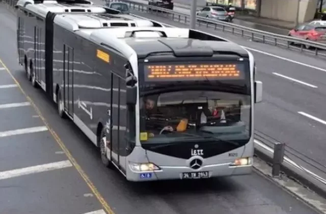 İstanbul Okmeydanı’nda metrobüste yangın çıktı
