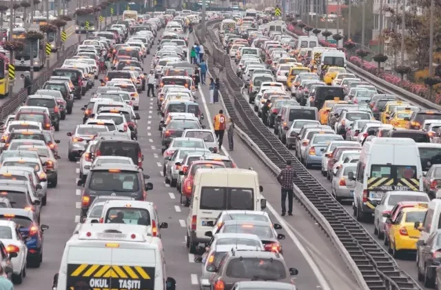 İstanbul’da kaos! 3 bin 41 özel halk otobüsü kontak kapattı