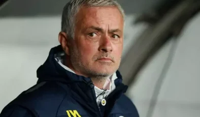 Jose Mourinho Roma Havalimanı’nda görüldü