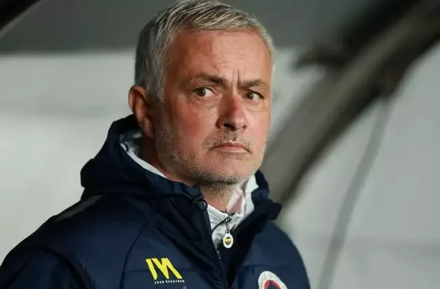 Jose Mourinho Roma Havalimanı’nda görüldü