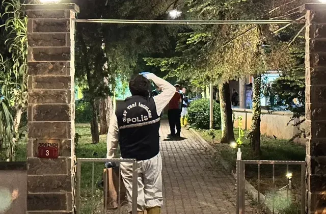 Kadıköy’de apartman dairesinde yangın: 1 kişi hayatını kaybetti