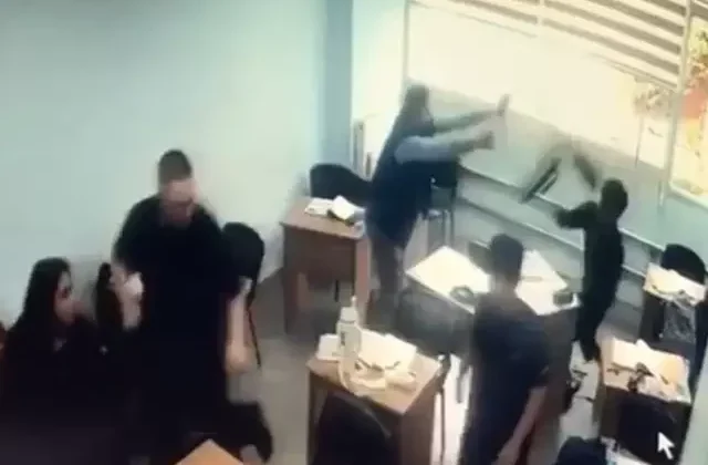 Kimliği belirsiz şahıs özel eğitim kursunda öğrenciye sopa ve bıçakla saldırdı