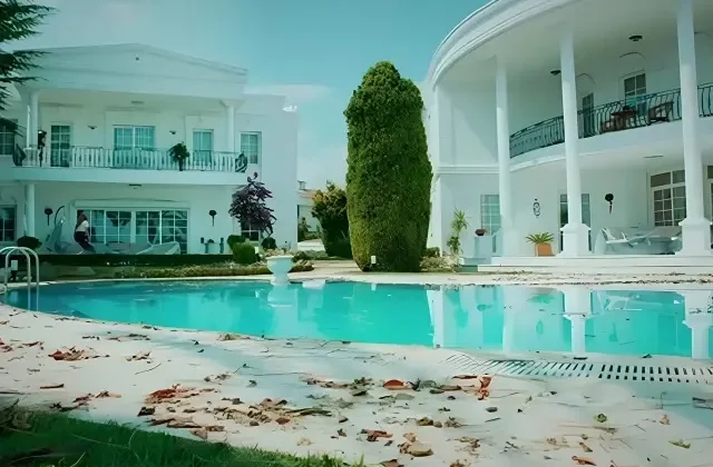 Medcezir dizisine ev sahipliği papan ikonik villa satışa çıkarıldı