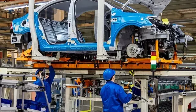 Nissan 10 bin çalışanıyla yollarını ayıracak