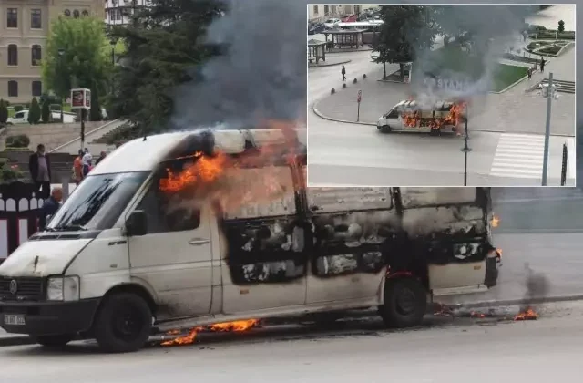 Öfkeli vatandaş, denetim sırasında benzin dökerek aracını ateşe verdi