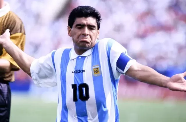 Öldü mü öldürüldü mü? Maradona’nın hayatını kaybettiği kliniğe şafak operasyonu